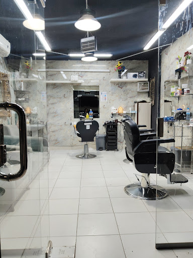 Barber shop Salon Rawaa Al Seih Pakistani